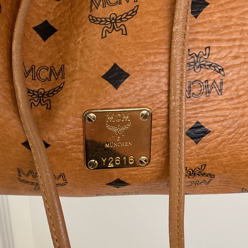 MCM Cognac Visetos Drawstring Shoulder Bag with Gold Hardware - Picture 4 of 6